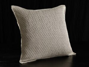 NEW IN! Almohadón Trama