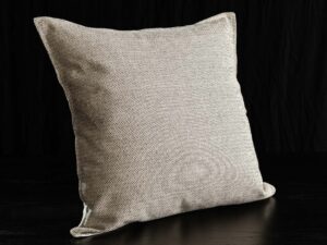 NEW IN! Almohadón Puntos