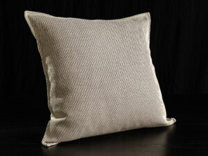 NEW IN! Almohadón Diagonal