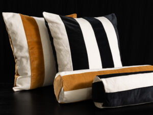 NEW IN! Almohadón Terciopelo Franjas