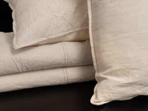 Cubre Edredón Costuras + Fundas Almohada