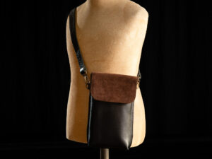 NEW IN! Carterita de Cuero