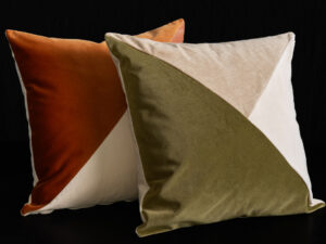 NEW IN! Almohadón Terciopelo Triángulos
