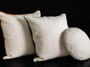 NEW IN! Almohadón Pastilla Bouclé