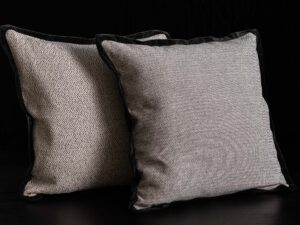NEW IN! Almohadón Canvas con Pestaña de Terciopelo