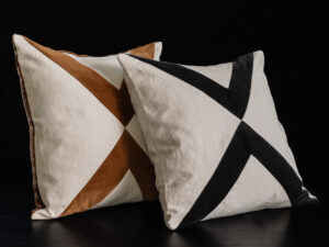 NEW IN! Almohadón V Espejo