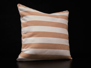 NEW IN! Almohadón Rayado Exterior