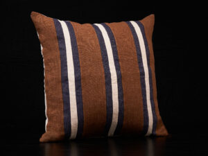 NEW IN! Almohadón Lino Arpillera Recortes tres franjas