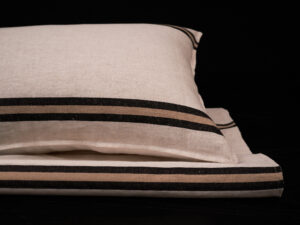NEW IN! Pie de cama Lino Arpillera